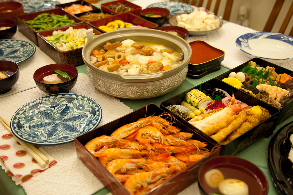 Les familles préparent le osechi ryori, un ensemble de plats riches en symboles