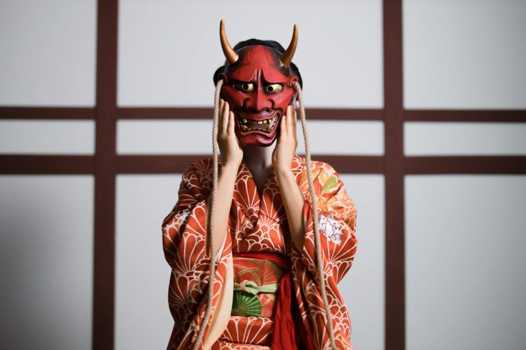 Le théâtre nô et le kabuki : deux visages de la scène japonaise
